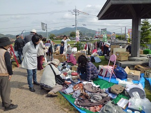 ３月26日（土）　「道の駅きくがわ」フリーマーケット開催！ 写真